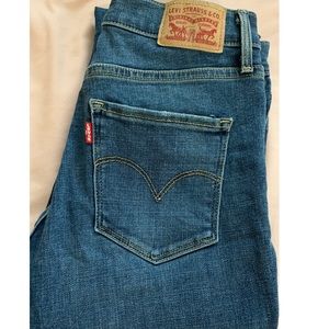 Women Levi’s Jeans